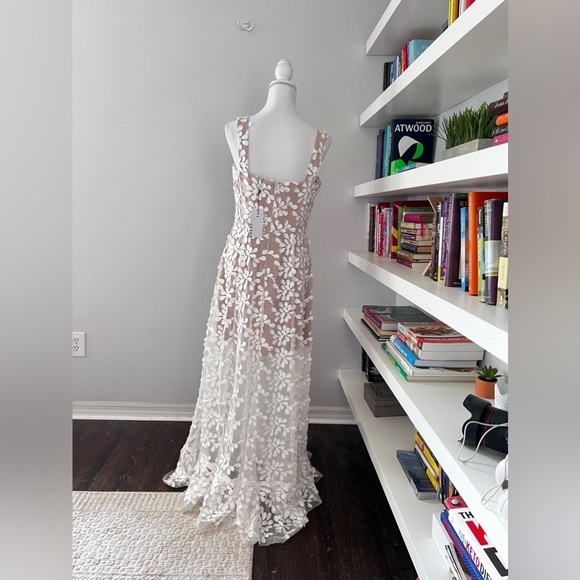 Dress the Population Anabel Semisheer Sweetheart Neck Gown Off White Size M NWT - Picture 9 of 16